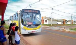 Em Rio Branco, mulher leva queda em ônibus e pode ser indenizada