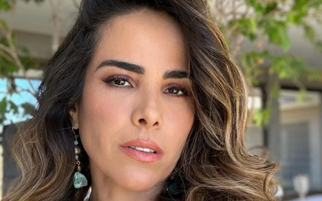 Segundo a People With Money, o sertanejo tem uma fortuna avaliada em R$ 60 milhões, enquanto o patrimônio da artista gira em torno de R$ 185 milhões. 6barra8