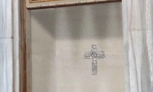 Vaticano Surpreende o Mundo: Revelada Foto do Túmulo Simples de Papa Francisco!