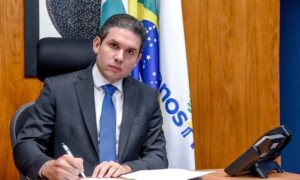 CONFLITO: Motta Barra Anistia e Exige Consenso na Câmara para Evitar Conflito com STF