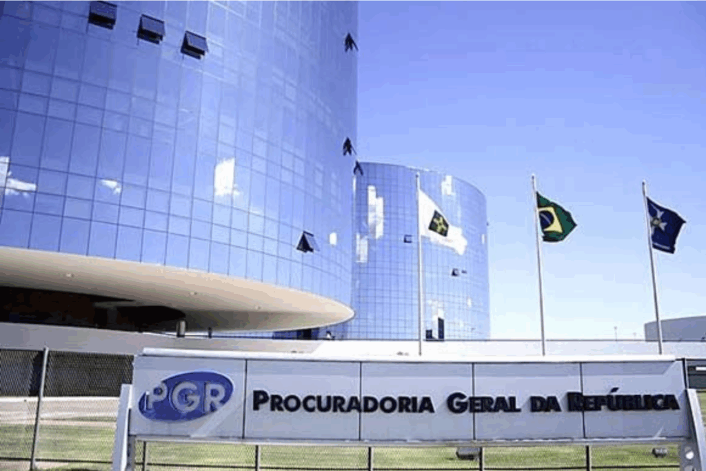 ACUSAÇÃO: PGR pede ao STF Condenação de Bolsonaro e Núcleo Golpista