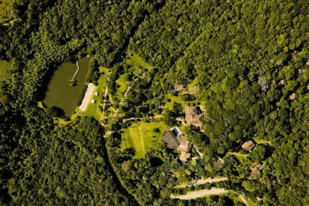 REFERÊNCIA: Hotel Brasileiro Transforma Área Degradada em Refúgio Ecológico de Luxo
