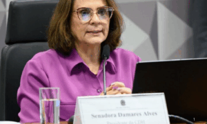 TRATAMENTO: Senadora Damares Revela Diagnóstico de Câncer de Mama Durante a Comissão de Saúde do Senado