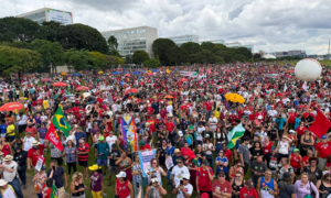 PROTESTO: Brasileiros vão às Ruas em Atos Contra o PL da Dosimetria Aprovado pela Câmara dos Deputados