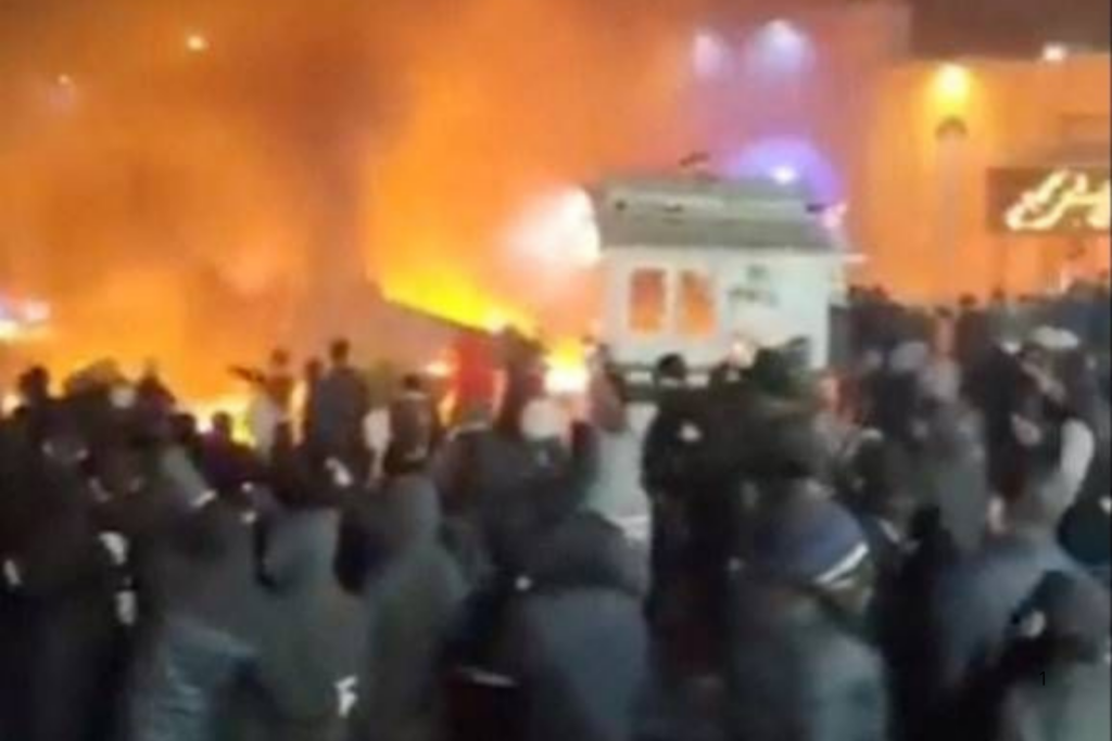 REPRESSÃO: Irã Marca para Amanhã Primeira Execução de Manifestante