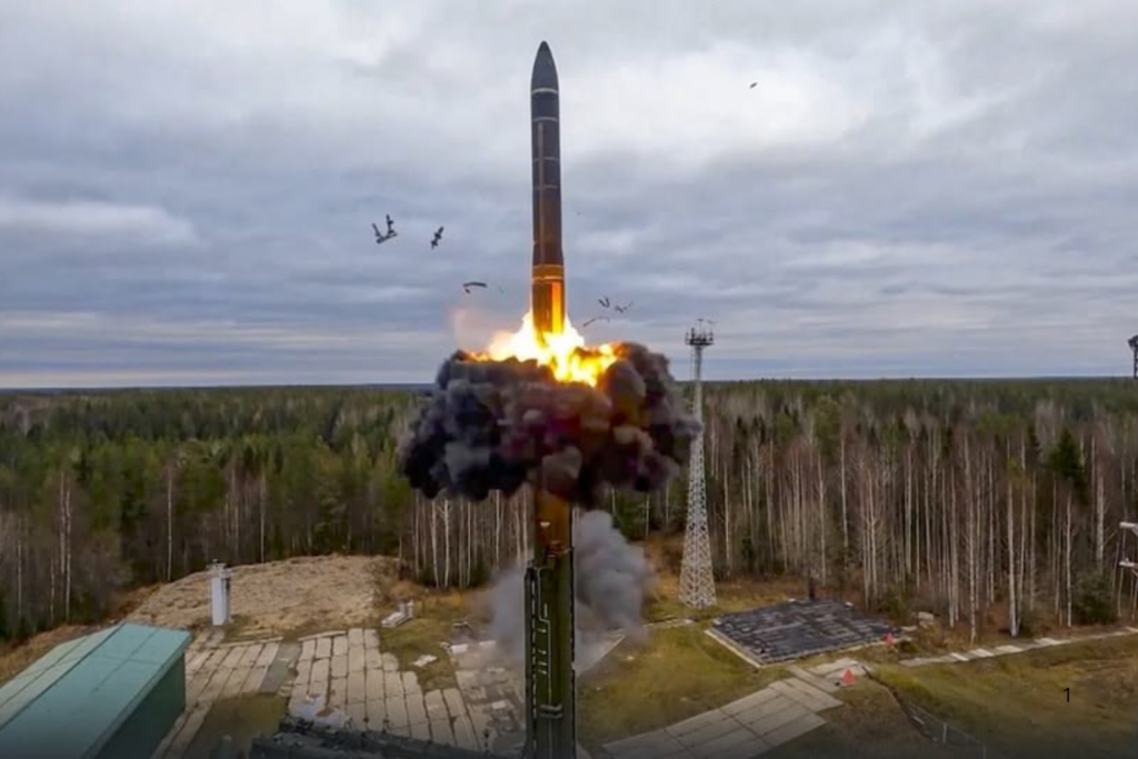 RISCO: Fim do New START Reacende Temor de Nova Corrida Nuclear Entre EUA e Rússia