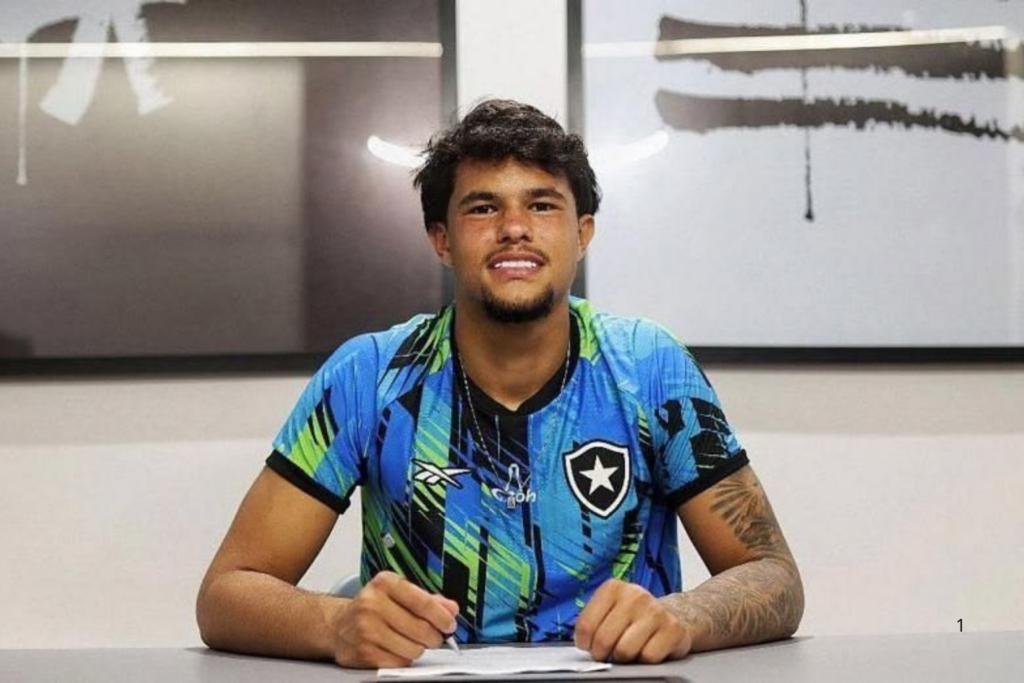 OFICIAL: Goleiro Bruno Samudio, Destaque da Base Alvinegra,Assina Primeiro Contrato Profissional com o Botafogo 