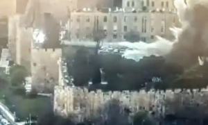 ATAQUE: Fragmento de Míssil Iraniano Atinge a Cidade Velha de Jerusalém e Aumenta Tensão no Oriente Médio