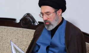SUCESSOR: Irã Nomeia Mojtaba Khamenei como Novo Líder Supremo após Morte de seu Pai Ali Khamenei