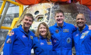 HERÓIS: Tripulação da Artemis II Retorna como Heroína após Missão Histórica ao Redor da Lua
