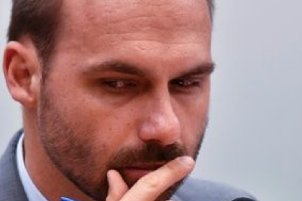ACUSAÇÃO: PGR pede Condenação de Eduardo Bolsonaro por Coação em Processo sobre Tentativa de Golpe