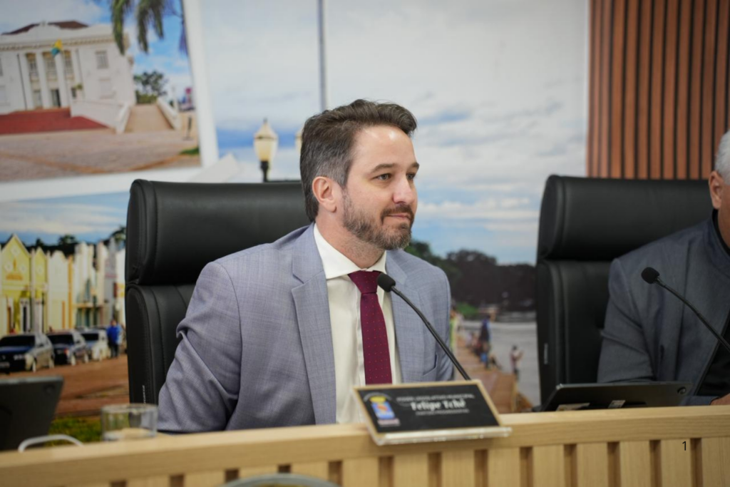 Lei aprovada em Rio Branco obriga instalação de desfibriladores em locais públicos e eventos com grande público. Medida prevê multas e treinamento.