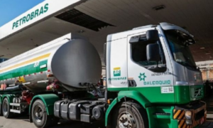 REAJUSTE: Petrobras Aumenta Gasolina pela Primeira Vez em 2 Anos, mas Subsídio Reduz Impacto para Consumidores