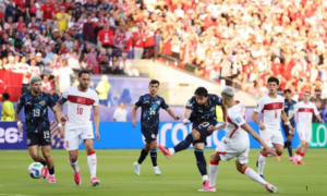 RELÂMPAGO: Paraguai Vence a Turquia com Gol Mais Rápido da Copa e Segue Vivo no Grupo D