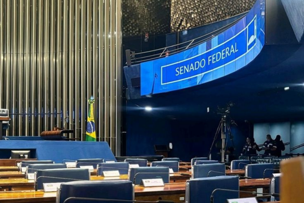 DEBATE: Davi Alcolumbre Adia Votação da PEC da Segurança Pública no Senado após Críticas ao Calendário