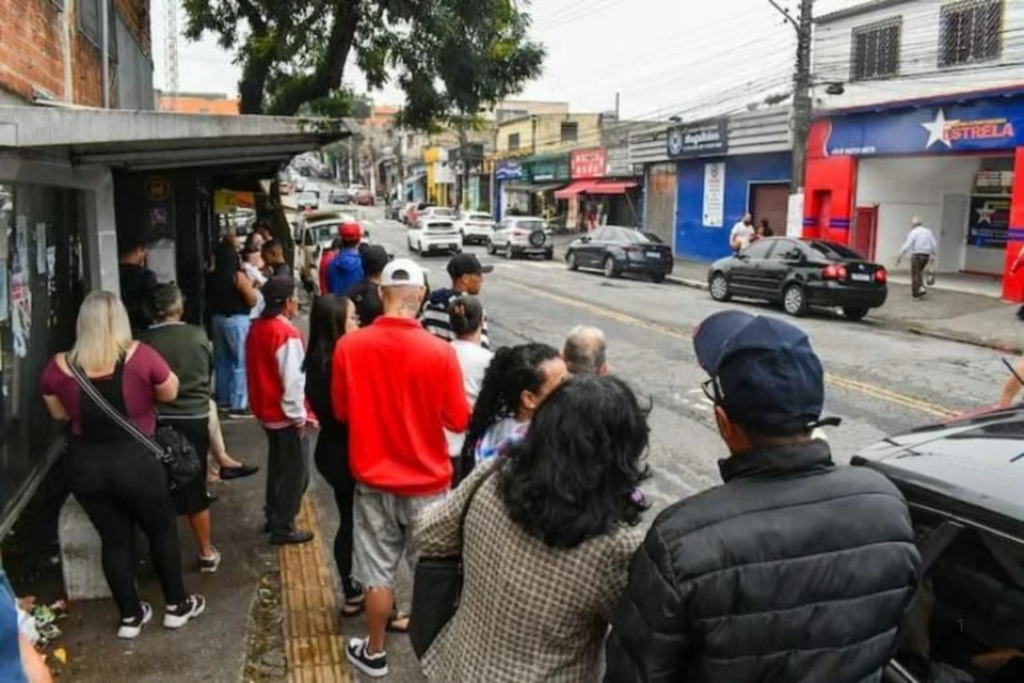 DENÚNCIA: Falta de Ônibus nas Eleições Provoca Ações Judiciais em Três Estados e Gera Pressão Sobre Autoridades